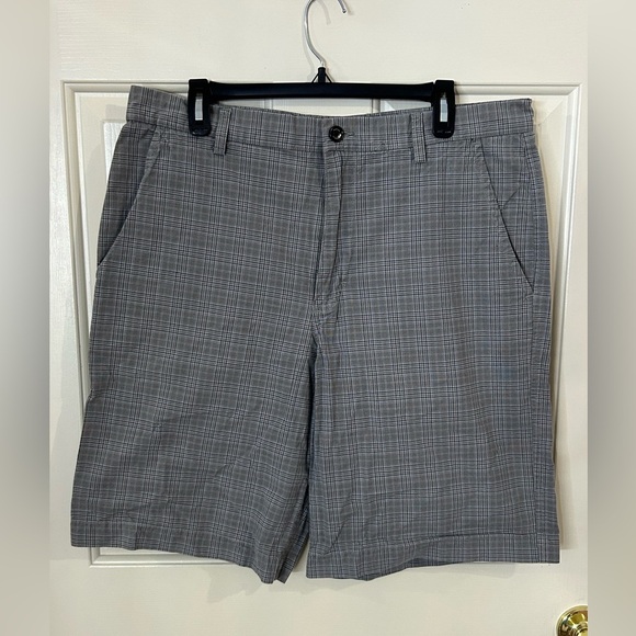 Banana Republic Men’s Size 36 Plaid 11” Chino Shorts - Picture 1 of 8
